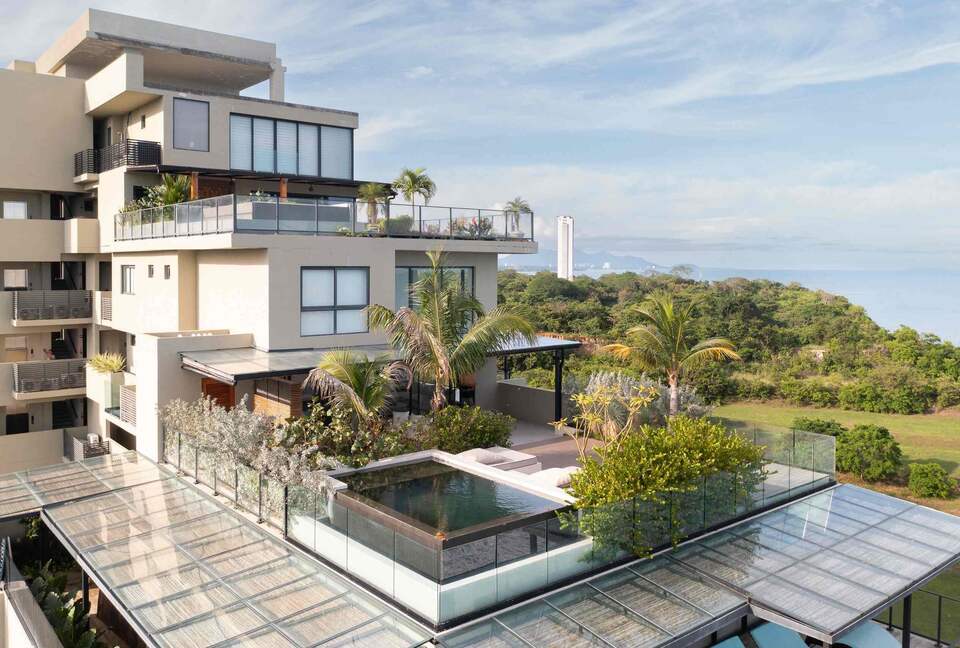 Punta Caelo Penthouse with Private Rooftop Pool - San Carlos District, Panama