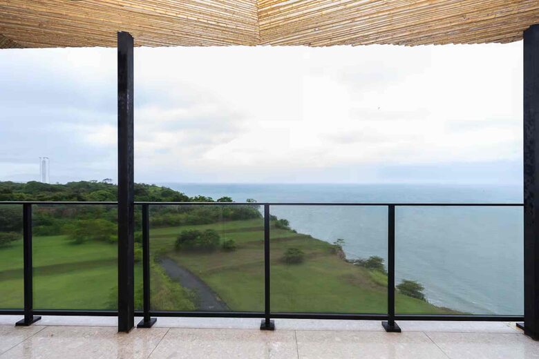 Punta Caelo Penthouse with Private Rooftop Pool - San Carlos District, Panama