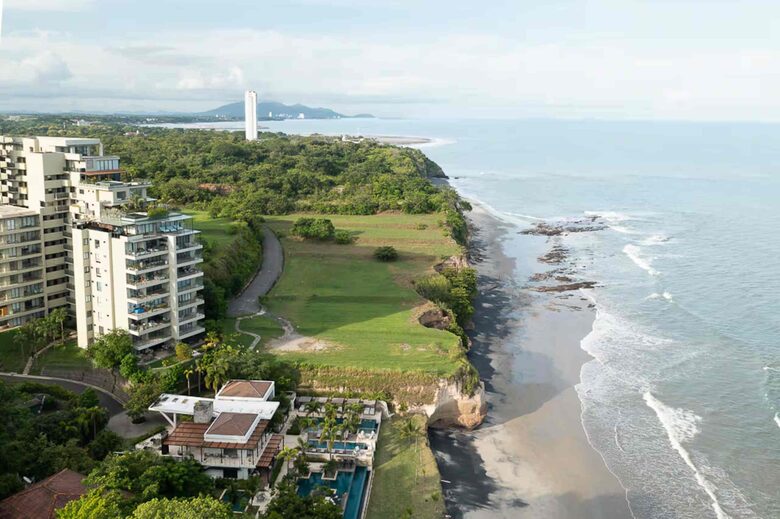 Punta Caelo Penthouse with Private Rooftop Pool - San Carlos District, Panama