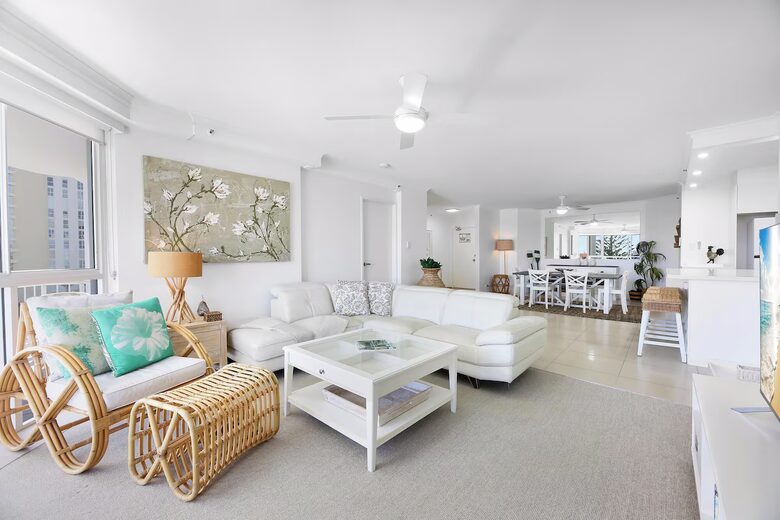 Main Beach Coastal Residence - Gold Coast, Australia