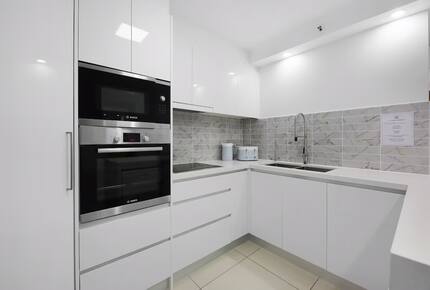 Main Beach Coastal Residence - Gold Coast, Australia