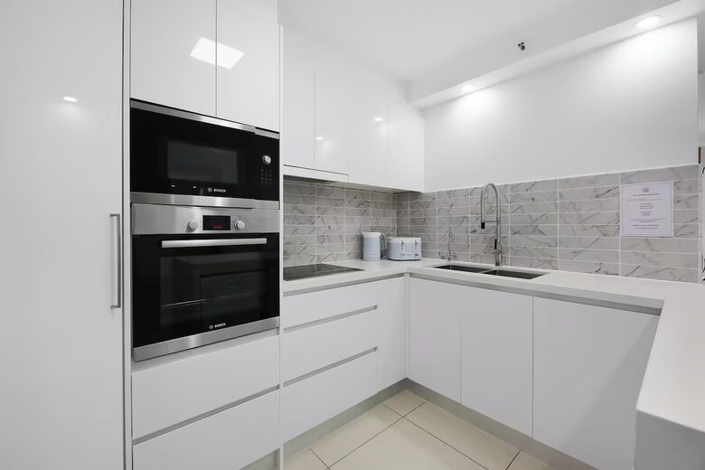 Main Beach Coastal Residence - Gold Coast, Australia