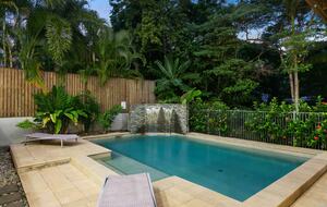 Red Peak Rainforest House - Cairns, Australia