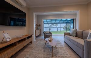 Tranquil Lake Munmorah Villa with Pool & Sauna - Lake Munmorah, Australia