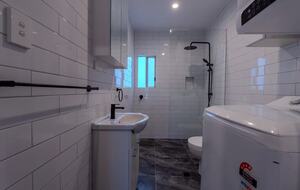 Tranquil Lake Munmorah Villa with Pool & Sauna - Lake Munmorah, Australia