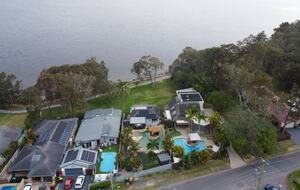 Tranquil Lake Munmorah Villa with Pool & Sauna - Lake Munmorah, Australia