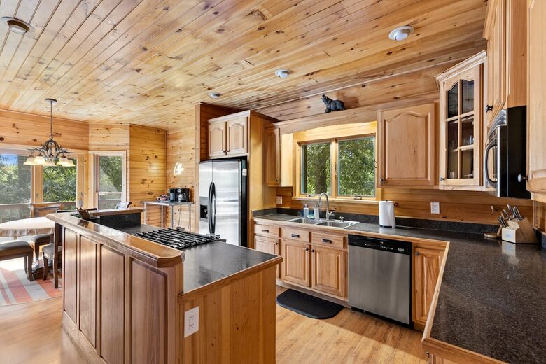 Morganton Mountain Event Retreat Near Blue Ridge - Morganton, Georgia