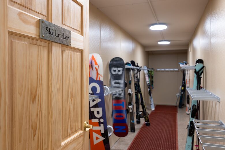 Trails End 408- Ski-In/Ski-Out - Breckenridge, Colorado