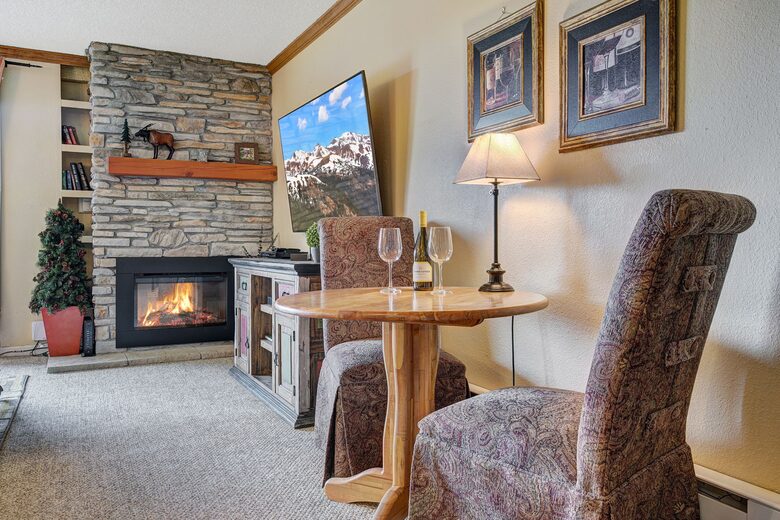 Trails End 408- Ski-In/Ski-Out - Breckenridge, Colorado