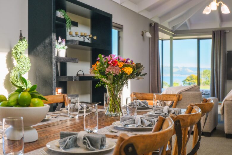 Lake Rotorua Farmhouse Retreat - Hamurana, New Zealand