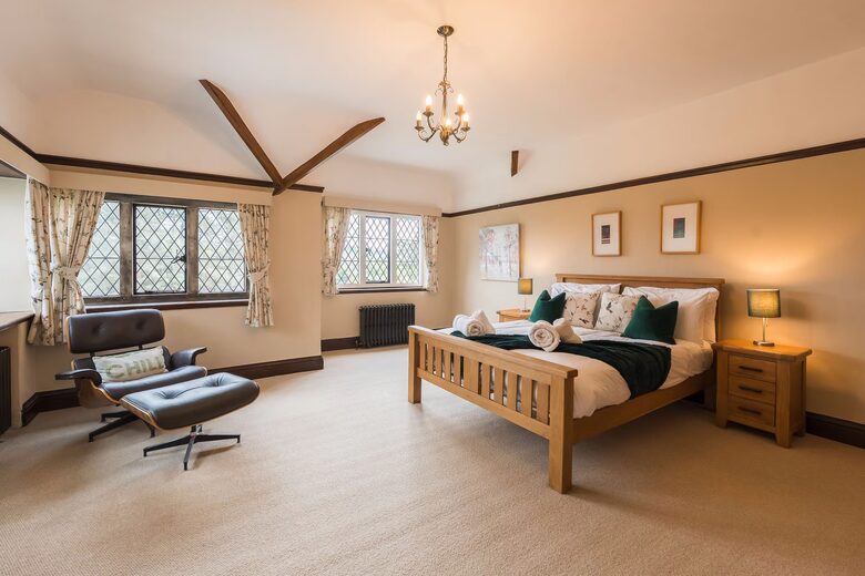 Period Country House with Valley Views - Stockport, Disley, United Kingdom