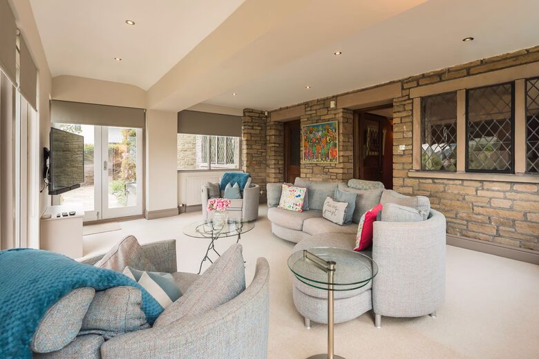 Period Country House with Valley Views - Stockport, Disley, United Kingdom