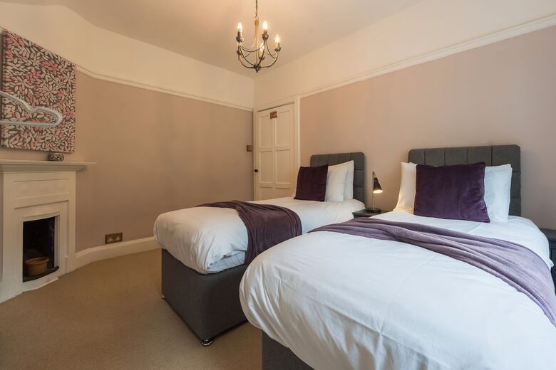 Period Country House with Valley Views - Stockport, Disley, United Kingdom