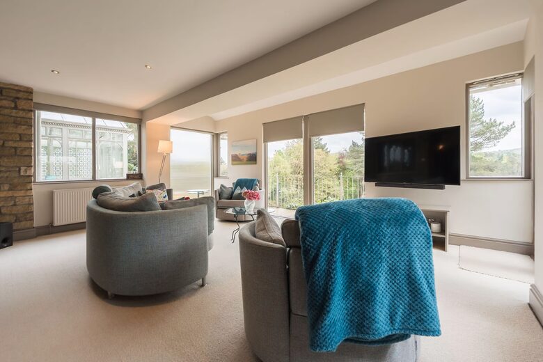 Period Country House with Valley Views - Stockport, Disley, United Kingdom