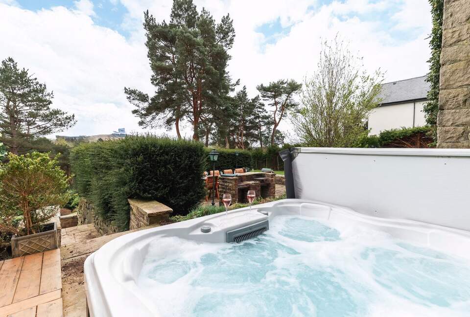 Period Country House with Valley Views - Stockport, Disley, United Kingdom