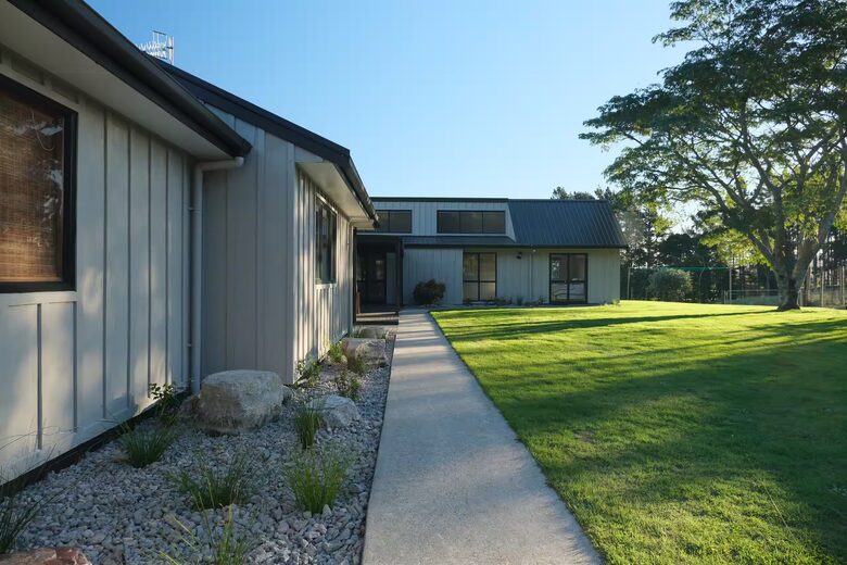 Lake Rotorua Farmhouse Retreat - Hamurana, New Zealand