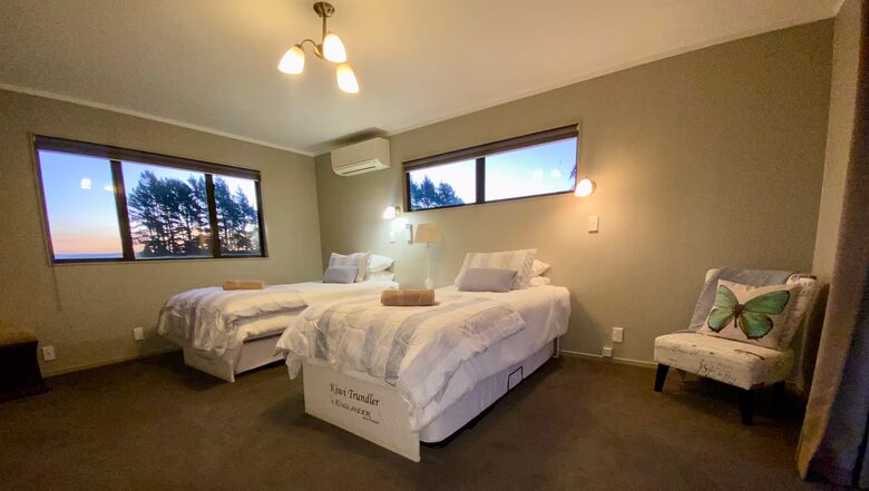 Lake Rotorua Farmhouse Retreat - Hamurana, New Zealand