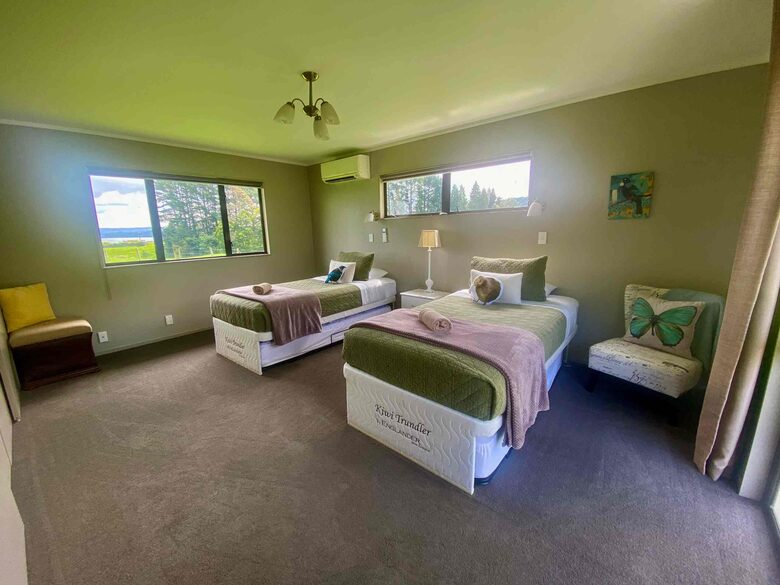 Lake Rotorua Farmhouse Retreat - Hamurana, New Zealand