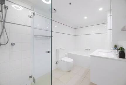 Main Beach Coastal Residence - Gold Coast, Australia
