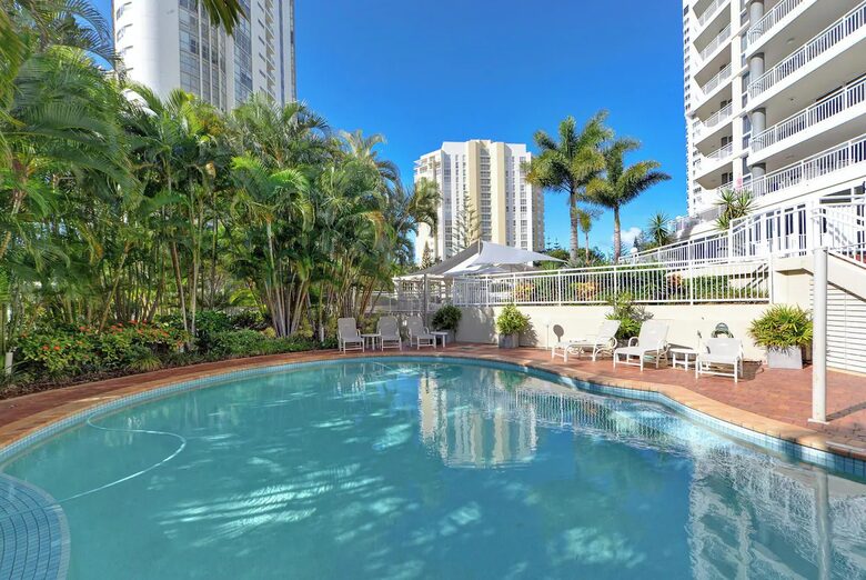 Main Beach Coastal Residence - Gold Coast, Australia