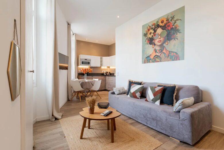Blue Corner – An Elegant One-Bedroom Apartment in the Heart of Cannes - Cannes, France