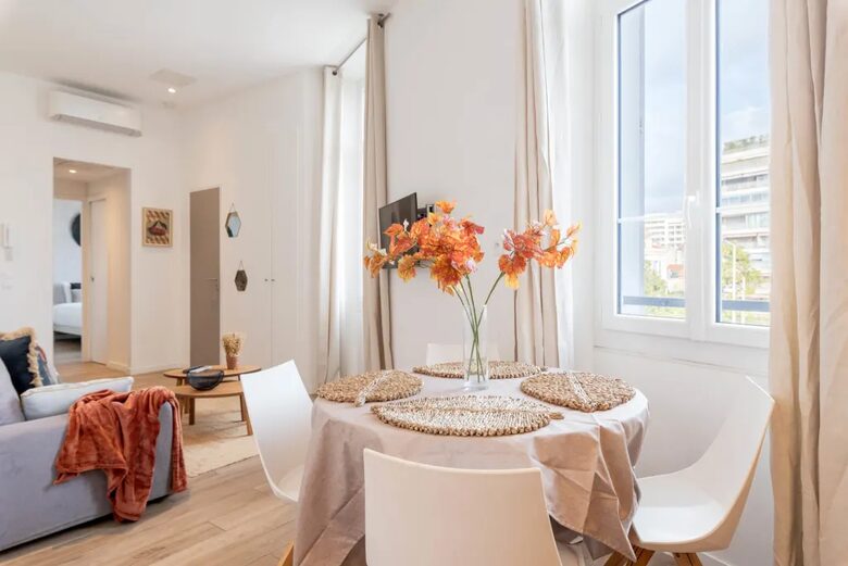 Blue Corner – An Elegant One-Bedroom Apartment in the Heart of Cannes - Cannes, France