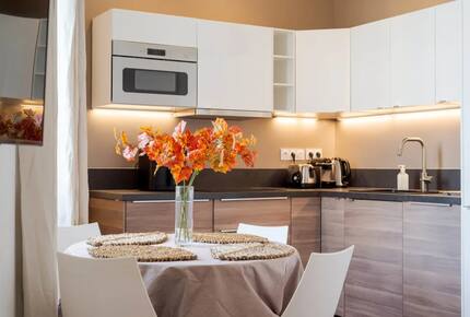 Blue Corner – An Elegant One-Bedroom Apartment in the Heart of Cannes - Cannes, France