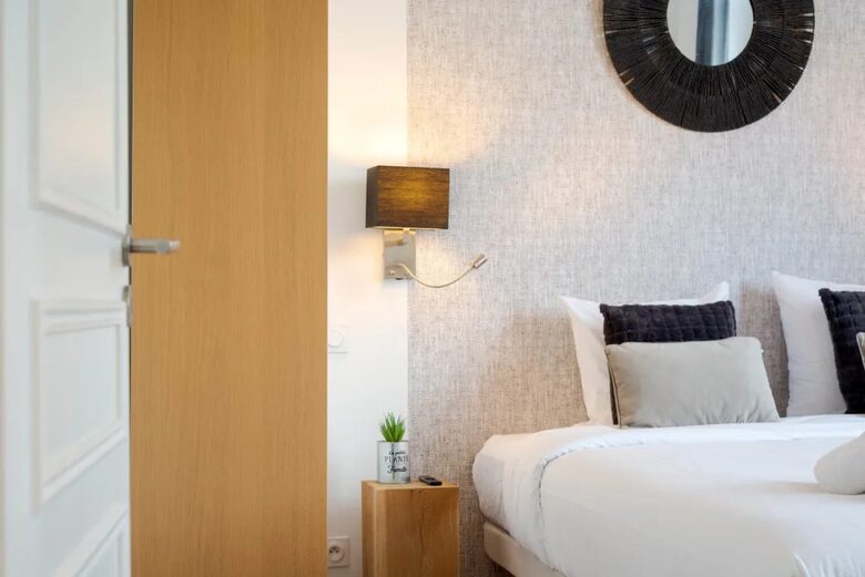 Blue Corner – An Elegant One-Bedroom Apartment in the Heart of Cannes - Cannes, France