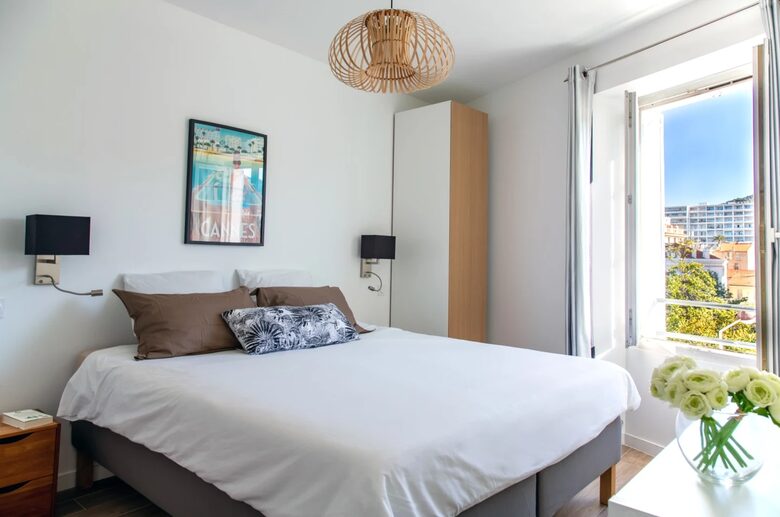 Smart Smoky Brun – An Elegant One-Bedroom Apartment in the Heart of Cannes - Cannes, France
