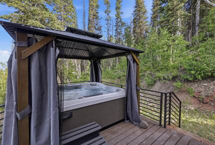 Tollgate Canyon Cabin with Hot Tub & Steam Room - Coalville, Utah