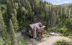 Tollgate Canyon Cabin with Hot Tub & Steam Room - Coalville, Utah