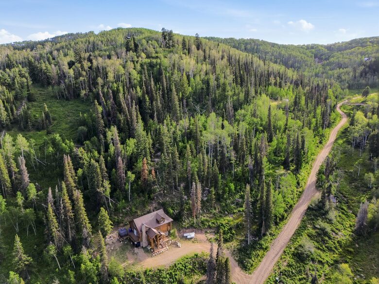 Tollgate Canyon Cabin with Hot Tub & Steam Room - Coalville, Utah