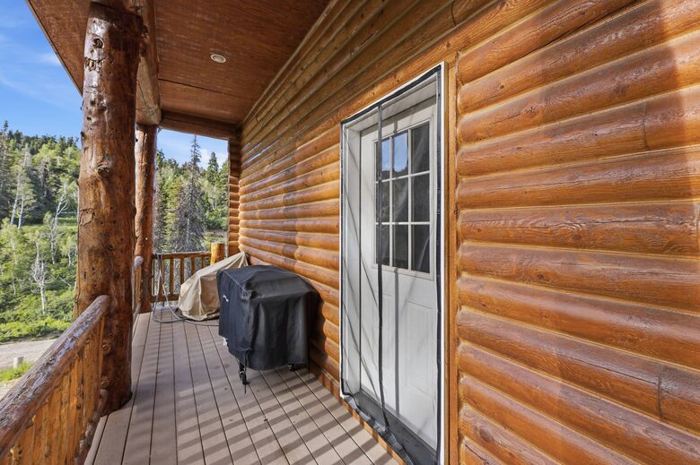 Tollgate Canyon Cabin with Hot Tub & Steam Room - Coalville, Utah