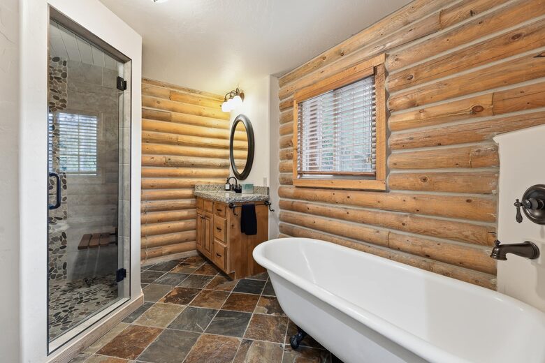 Tollgate Canyon Cabin with Hot Tub & Steam Room - Coalville, Utah