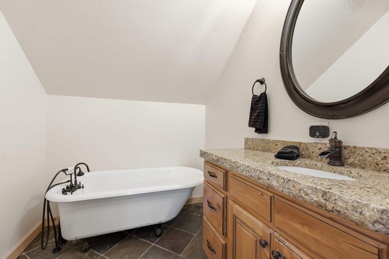 Tollgate Canyon Cabin with Hot Tub & Steam Room - Coalville, Utah