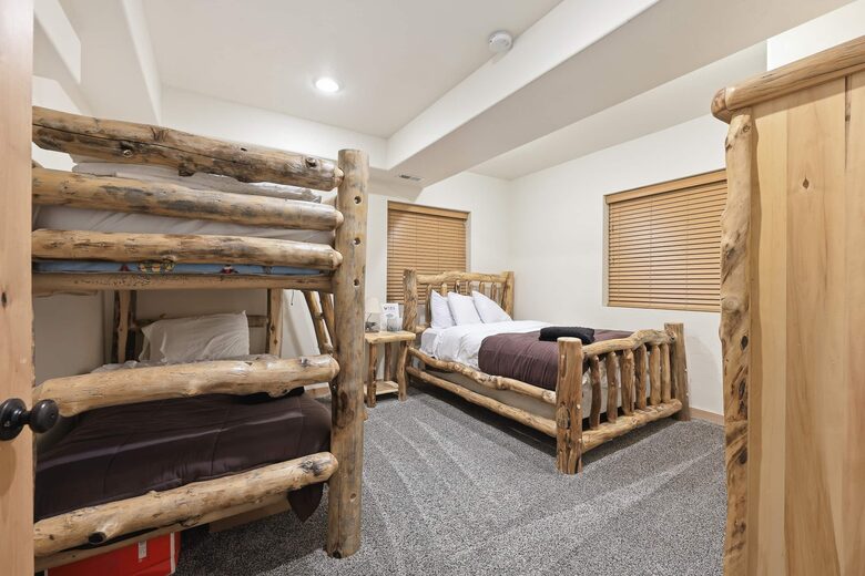 Tollgate Canyon Cabin with Hot Tub & Steam Room - Coalville, Utah