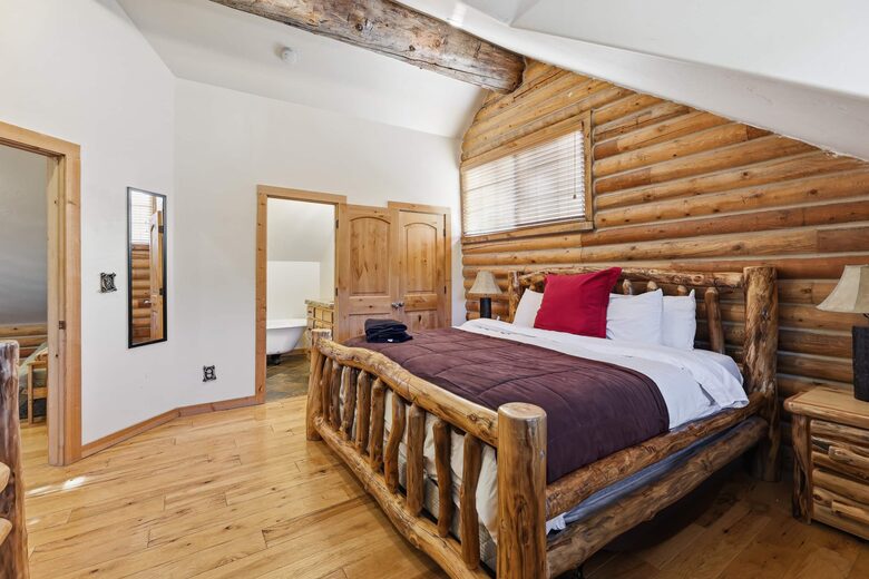Tollgate Canyon Cabin with Hot Tub & Steam Room - Coalville, Utah