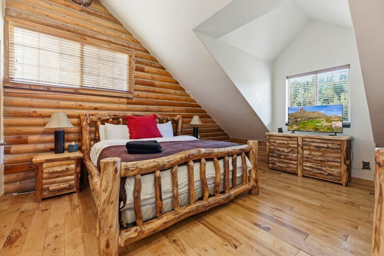 Tollgate Canyon Cabin with Hot Tub & Steam Room - Coalville, Utah