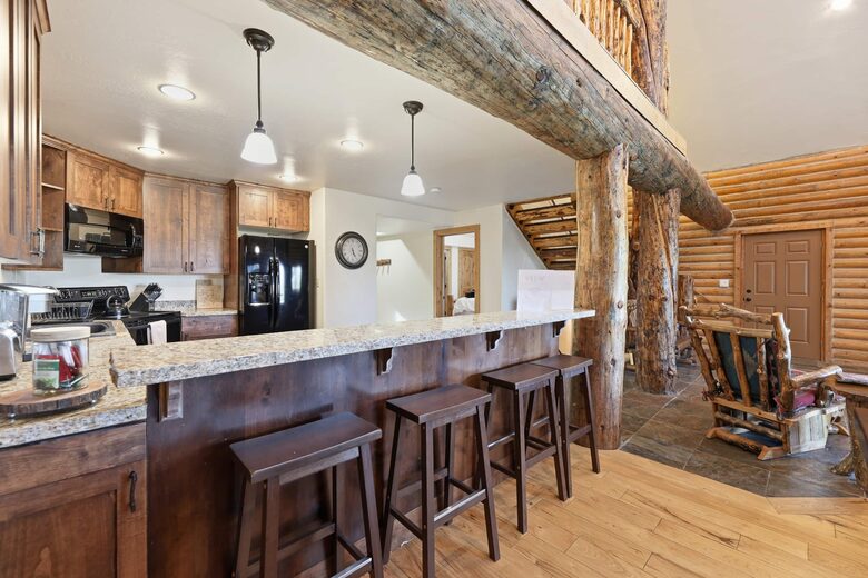 Tollgate Canyon Cabin with Hot Tub & Steam Room - Coalville, Utah