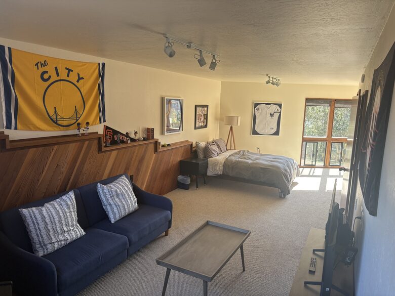 Mid-Century Retreat Above Carmel Valley - Salinas, California
