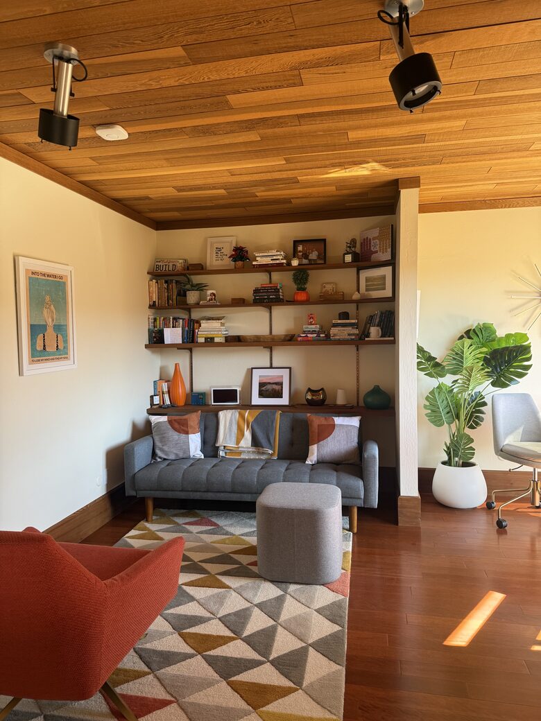 Mid-Century Retreat Above Carmel Valley - Salinas, California