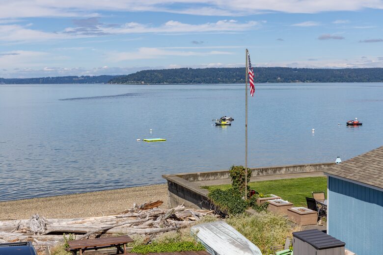 Tacoma Beachfront Home - Tacoma, Washington