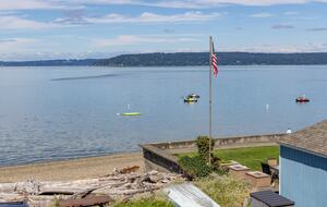 Tacoma Beachfront Home - Tacoma, Washington