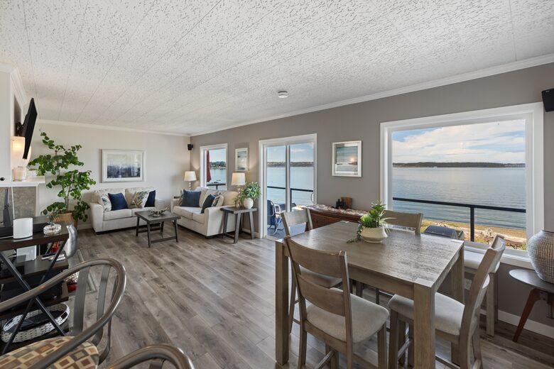 Tacoma Beachfront Home - Tacoma, Washington