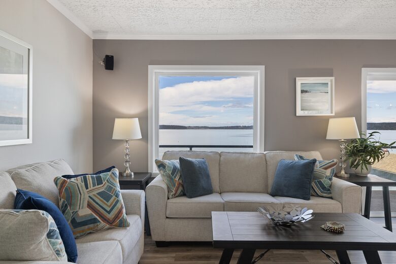 Tacoma Beachfront Home - Tacoma, Washington