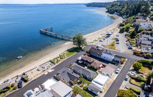 Tacoma Beachfront Home - Tacoma, Washington