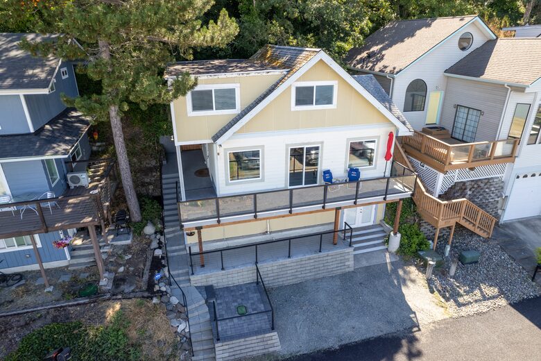 Tacoma Beachfront Home - Tacoma, Washington