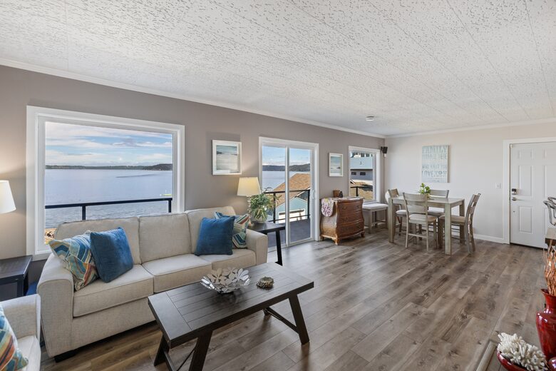 Tacoma Beachfront Home - Tacoma, Washington
