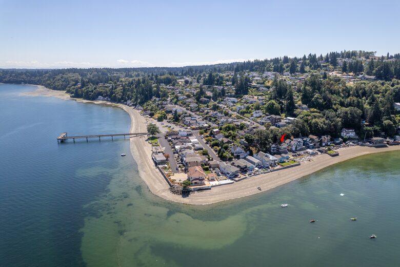 Tacoma Beachfront Home - Tacoma, Washington