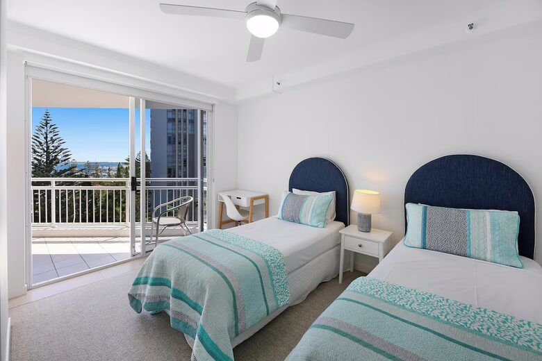 Main Beach Coastal Residence - Gold Coast, Australia